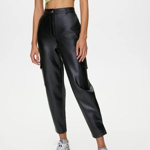 ARITIZA Modern Cargo Pant
